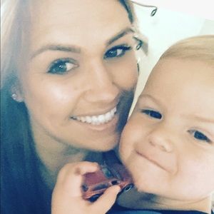 Meet your Posher, Haily