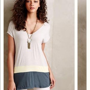 Colorblocked V-neck tunic