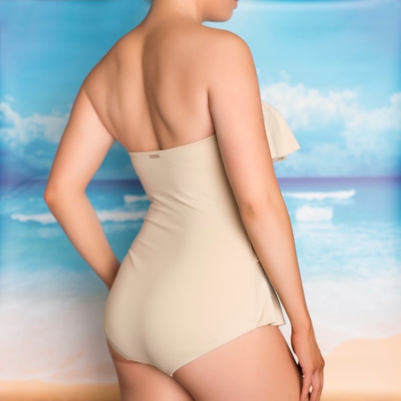 Michael Kors onepiece ruffled swimsuit 8 M - Picture 2 of 2