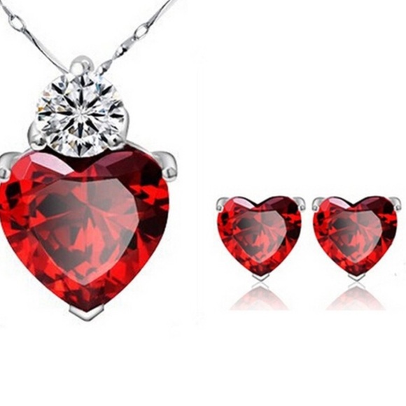 Jewelry - Red Heart shape Pendants Silver Plated Chain Set