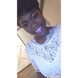 Meet your Posher, Alexis