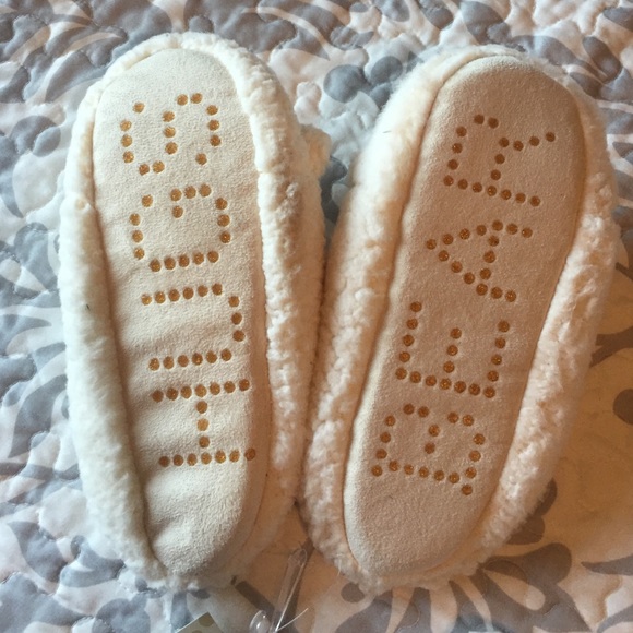 ❌SOLD❌Bath & Body Works Bear Slippers & Mask - Picture 4 of 4