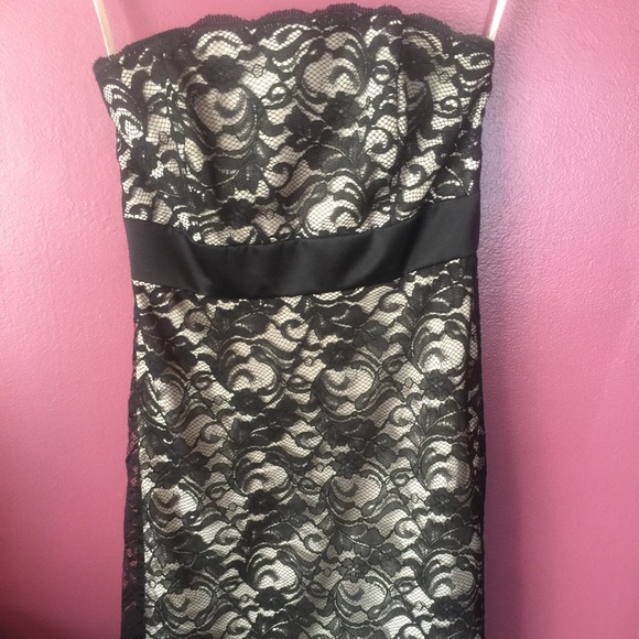 Black and cream lace dress