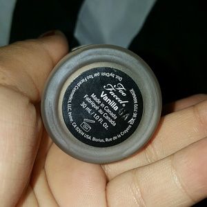 Too Faced Born This Way Foundation