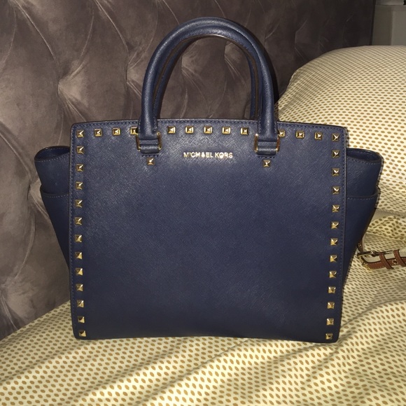 Navy blue Michael Kors large Selma purse