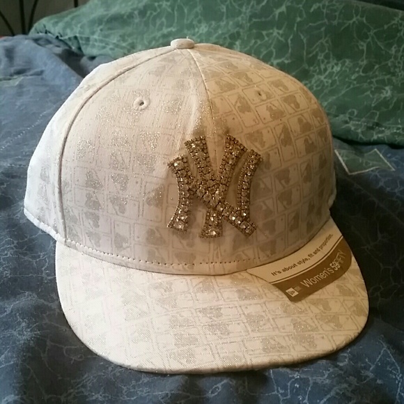 NY Yankees hat with swavorski crystals