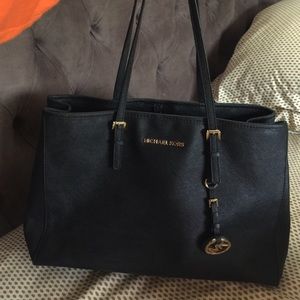 ⭕️ON HOLD⭕️ Black Michael Kors purse