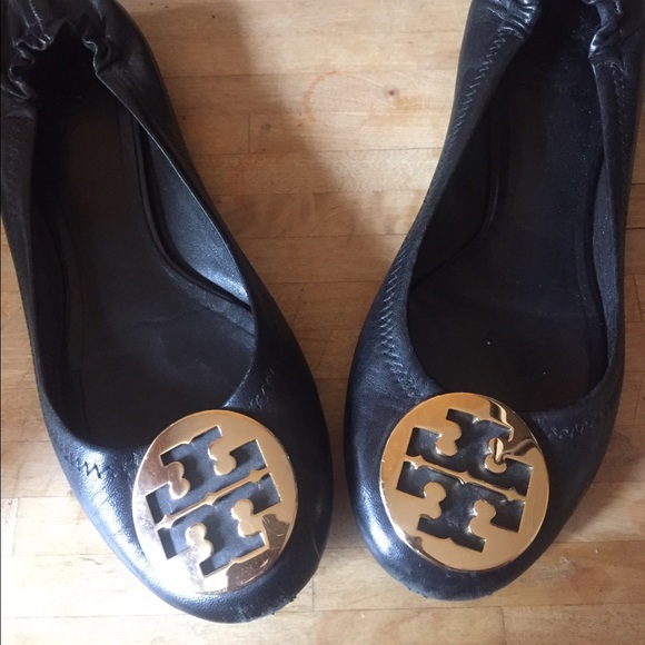 Tory Burch Reva Ballet Flat in black.
