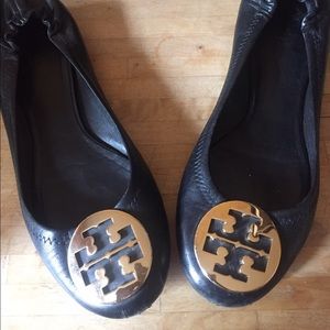 Tory Burch Reva Ballet Flat in black.