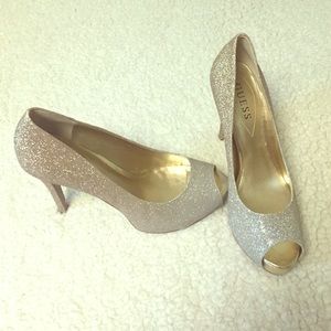 Guess peep toe shoes