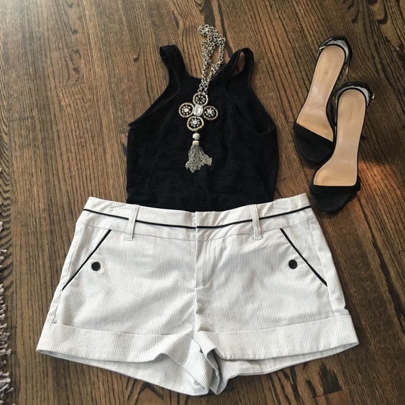 Pinstriped black and white shorts - Picture 1 of 4