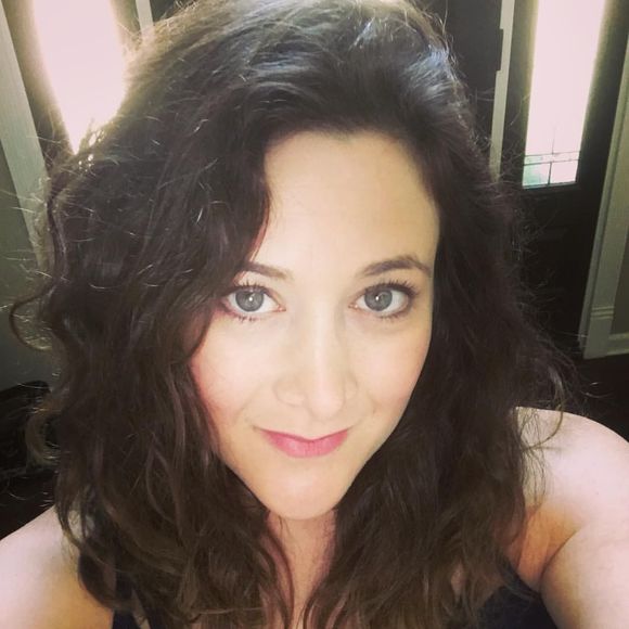 Meet your Posher, Emily - Picture 1 of 1