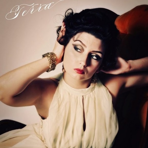 Meet your Posher, Terra - Picture 1 of 1