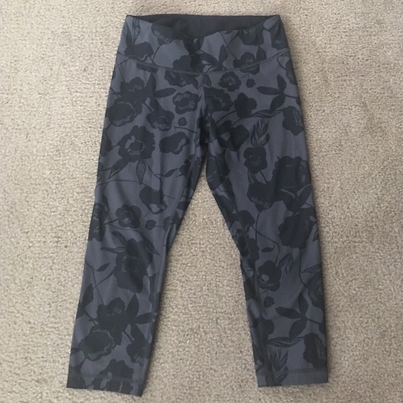 LULULEMON Cropped Rare Floral Print Pant 💕 Size 8