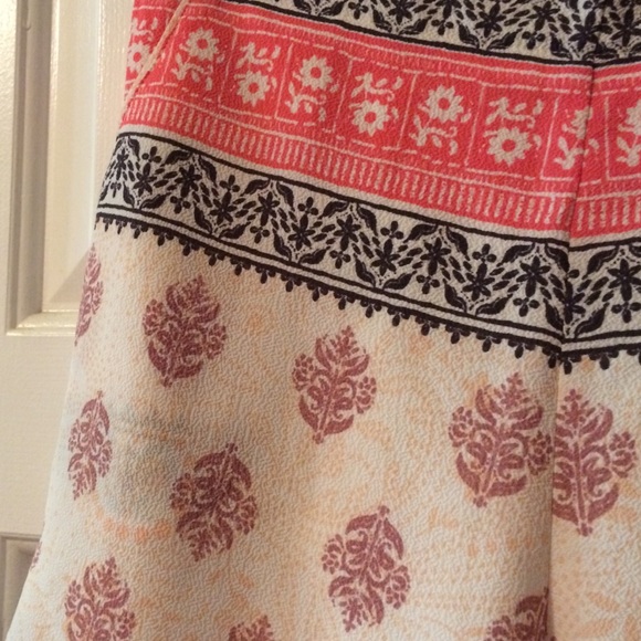 Patterned shorts - Picture 2 of 3