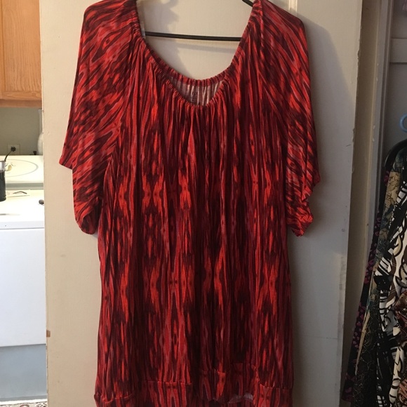 Really nice 100% rayon top- wash & wear.