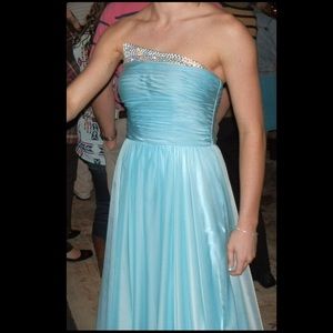 La Femma formal/prom dress