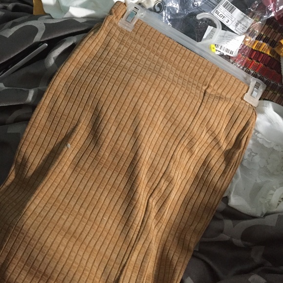 NWT Missguided Khaki midi skirt with side slit