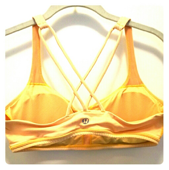 Lululemon  Free to Be Bra Size 6