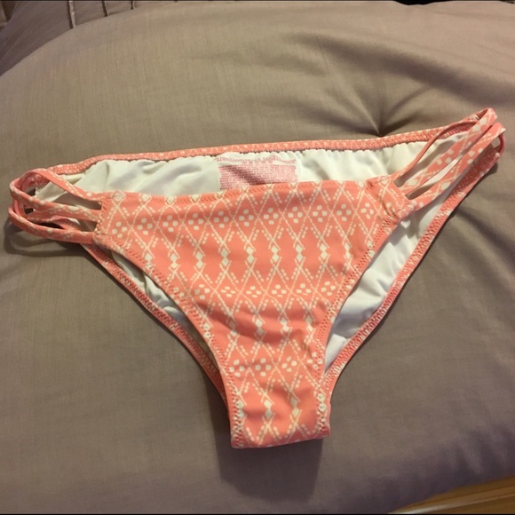 VS cheeky swim bottom 🔴 5 for $15