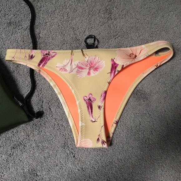 triangl bikini