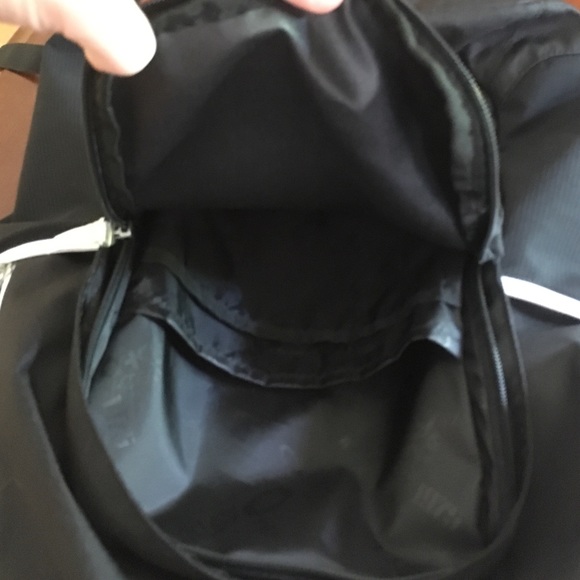 Oakley backpack - Picture 4 of 4