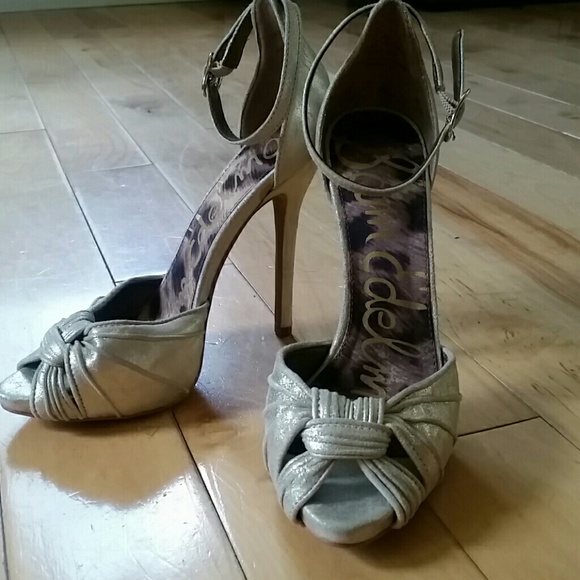 Same Edelman Gold Peep Toe Ankle Strap Heels 6.5