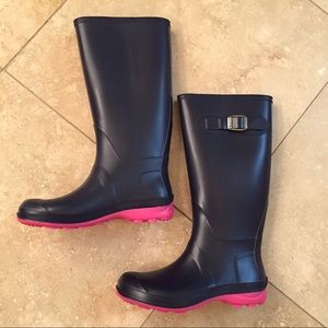 NEW navy and pink Kamik rain boots.