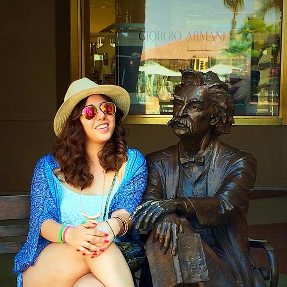 Meet your Posher, Ariana