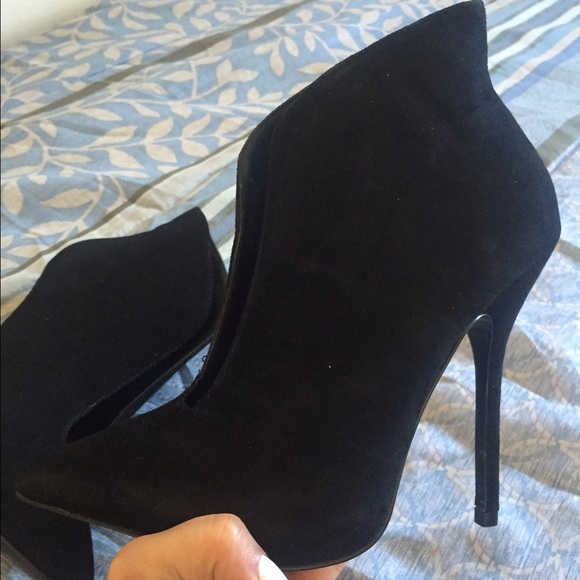 Steve Madden Derived Booties. - Picture 3 of 4