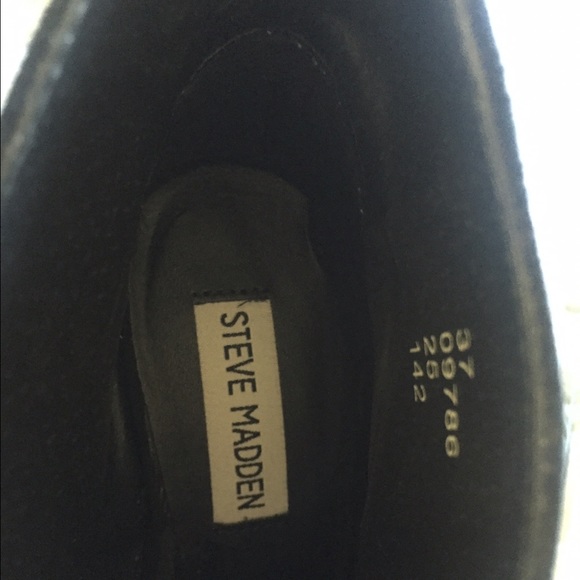 Steve Madden Derived Booties. - Picture 4 of 4