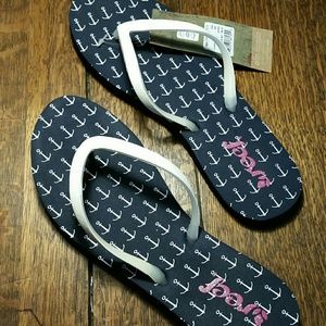 Sz 7 only! - NWT Reef "Anchors" flip flops
