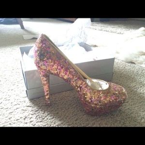 Jessica Simpson heels