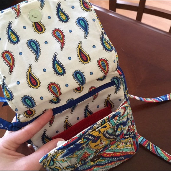 Vera Bradley Crossbody - Picture 2 of 4
