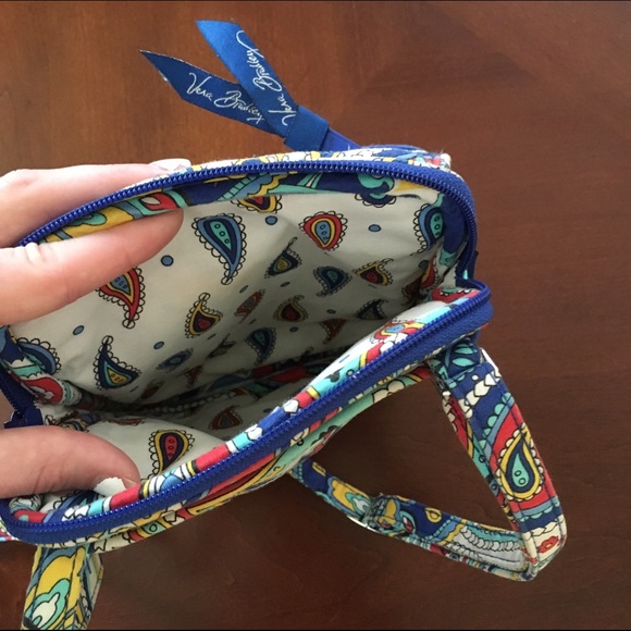 Vera Bradley Crossbody - Picture 3 of 4