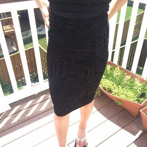 Tribal pattern black midi skirt