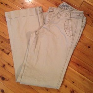 Maurices boot khaki pants size 9/10 LIKE NEW
