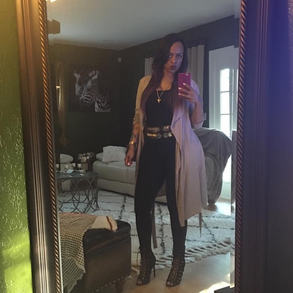 Heels - Picture 4 of 4