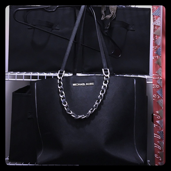 Michael Kors medium saffiano leather tote
