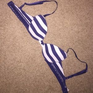 Size 32a Navy and White T-shirt Bra by SO