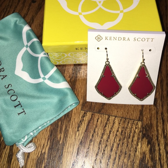 Kendra Scott Earnings