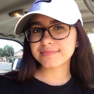 Meet your Posher, Alexandra