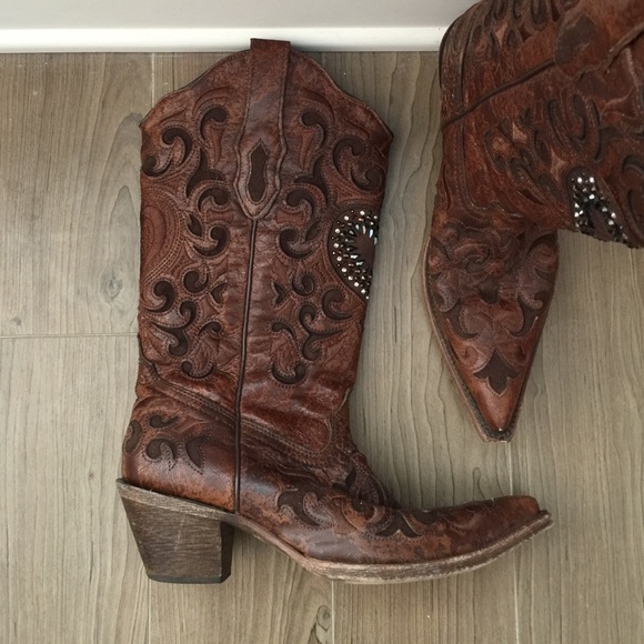 Corral boots
