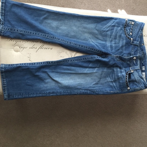 Miss Me size 30 Capris