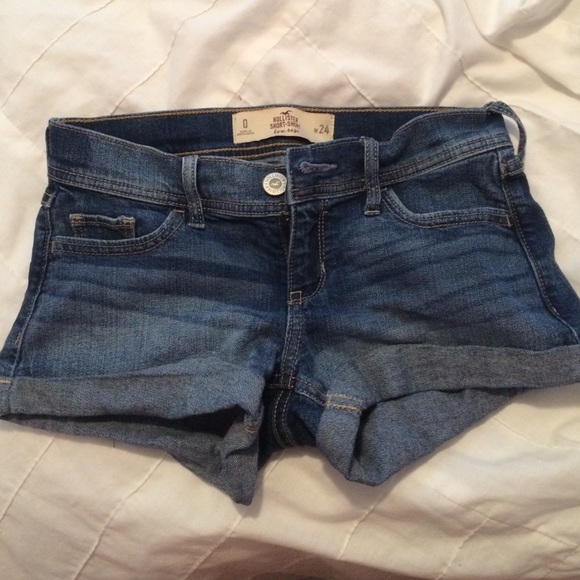 Hollister Shorts - Picture 1 of 2