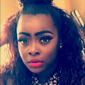 Meet your Posher, April