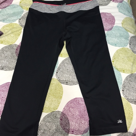 Lukka active wear crops size M