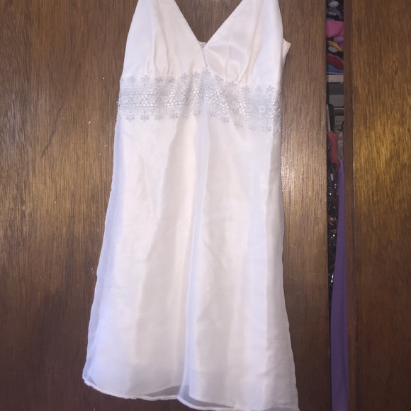 Julie brown Dresses & Skirts - Gorgeous silk dress - never worn !!!!!!!!!