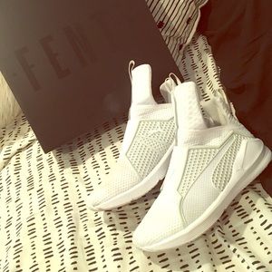 Fenty by Rihanna Pumas