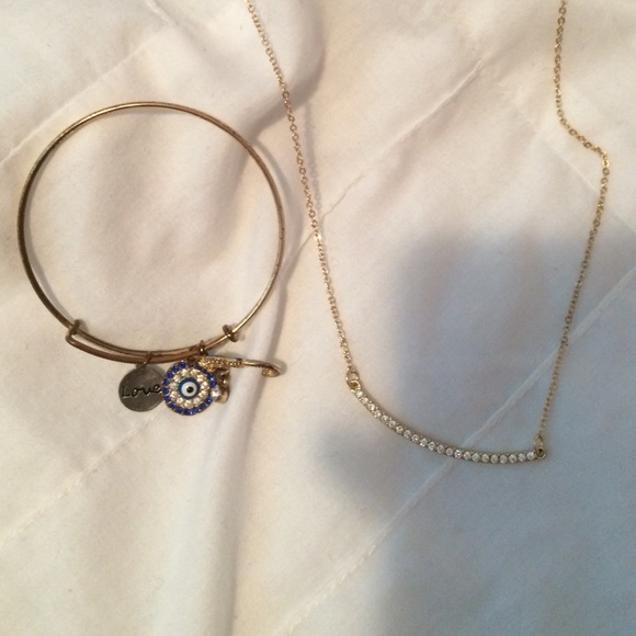 Necklace & Bracelet - Picture 1 of 1